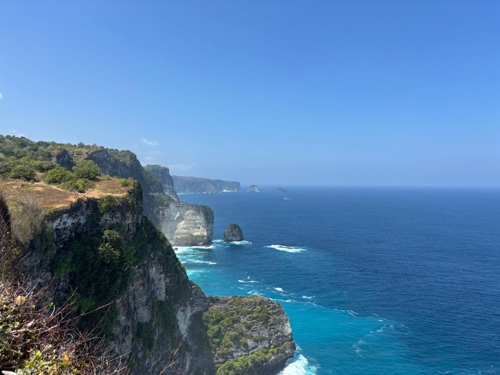 ¿Costa Este u Oeste en Nusa Penida? Dónde alojarse: comparativa, presupuesto y cuál elegir